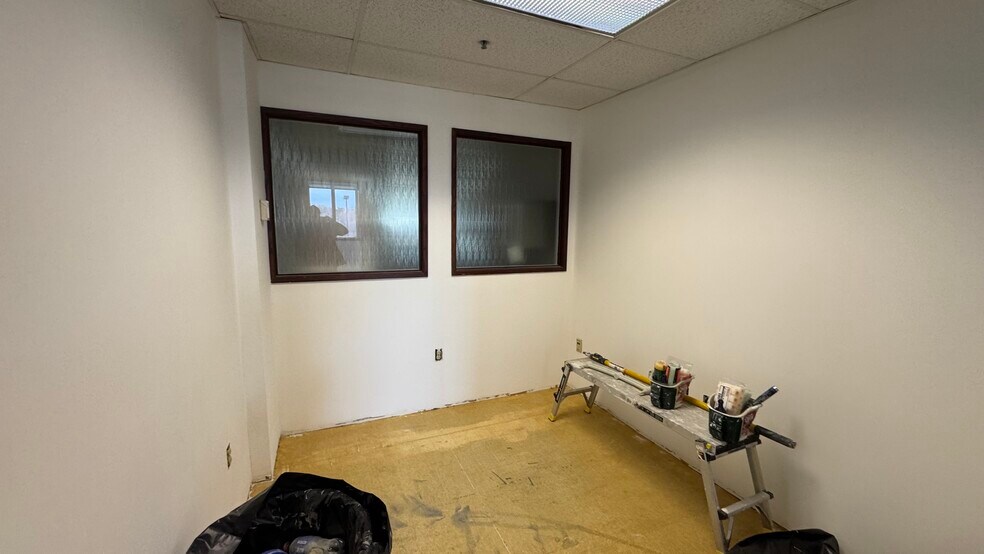 More Photos Of 2925 William Penn Hwy, Easton Office For Lease