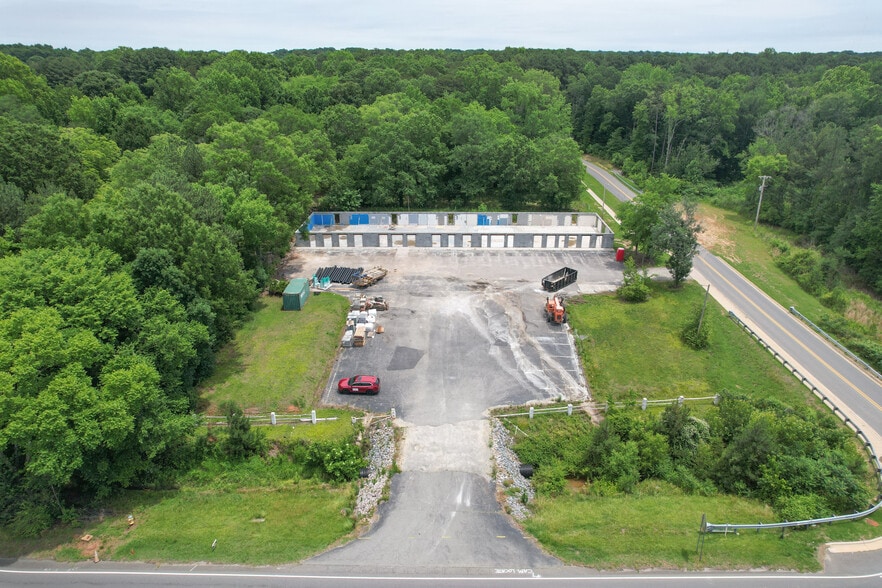 Primary Photo Of 19400 Statesville Rd, Cornelius General Retail For Lease