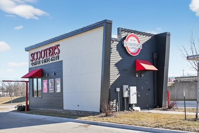 More Photos Of 905 N Walnut St, Cameron Fast Food For Sale