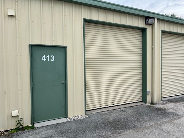 More Photos Of 413 NE Baker Rd, Jensen Beach Light Distribution For Sale