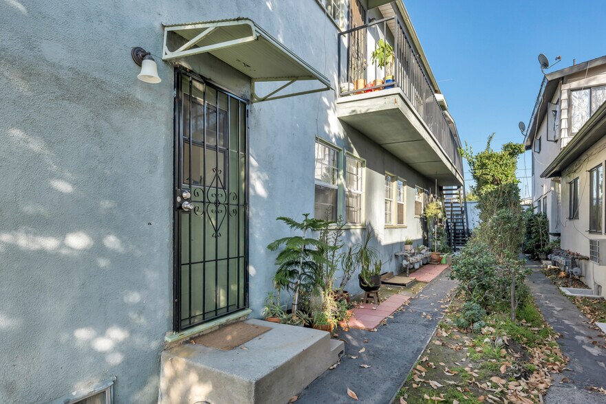 More Photos Of 6308 Coldwater Canyon Ave, North Hollywood Apartments For Sale