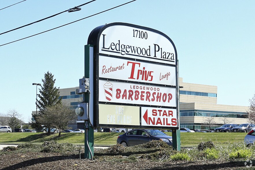 More Photos Of 17200-17290 Royalton Rd, Strongsville Freestanding For Lease