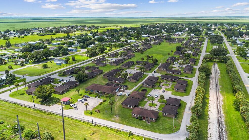 More Photos Of 700 Harlem Tenants Cir, Clewiston Apartments For Sale