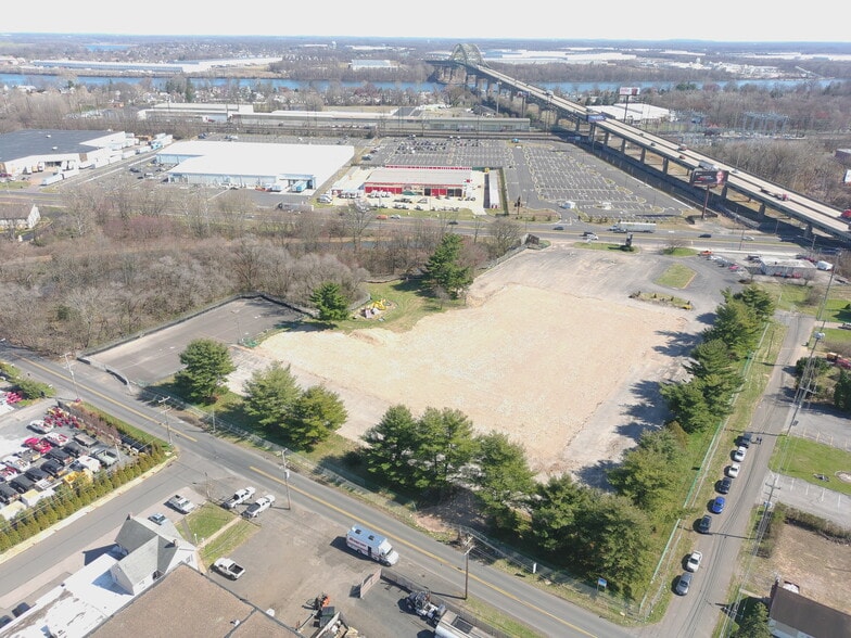 More Photos Of 6201 Bristol Pike, Levittown Distribution For Lease