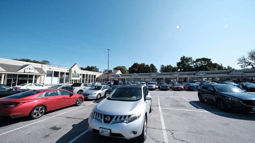 More Photos Of 1525-1527 Smith St, North Providence Unknown For Lease