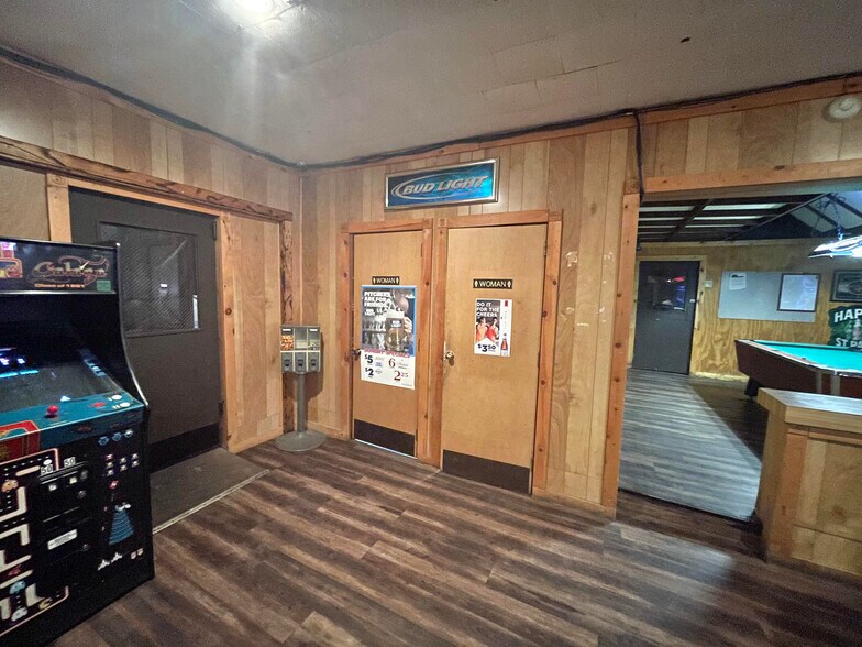 More Photos Of 1145 Lafayette Ave, Terre Haute Restaurant For Sale