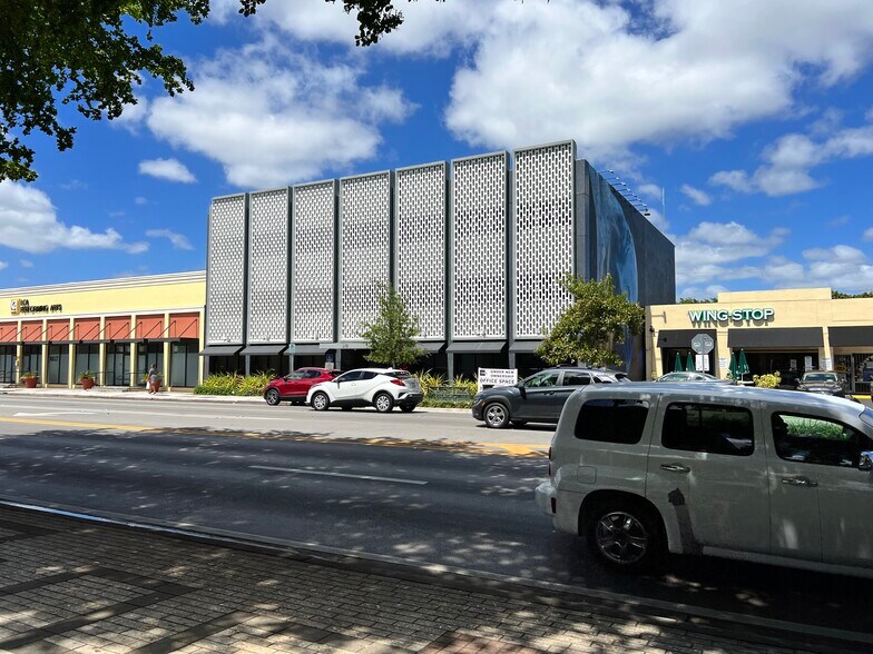 More Photos Of 915 NE 125th St, Miami Medical For Lease