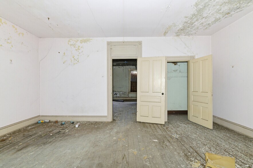 More Photos Of 1081-1087 Mt Vernon ave, Columbus Flex For Sale