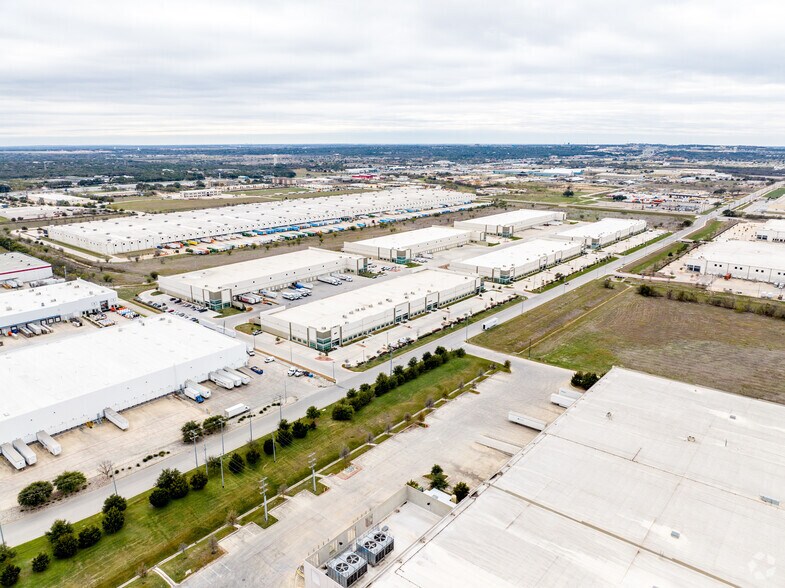 More Photos Of 17750 Lookout Rd, Schertz Unknown For Lease