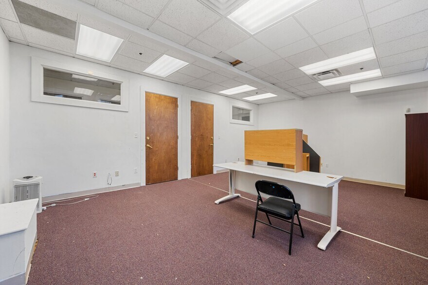 More Photos Of 150-160 Market St, Lynn Storefront Retail Office For Sale