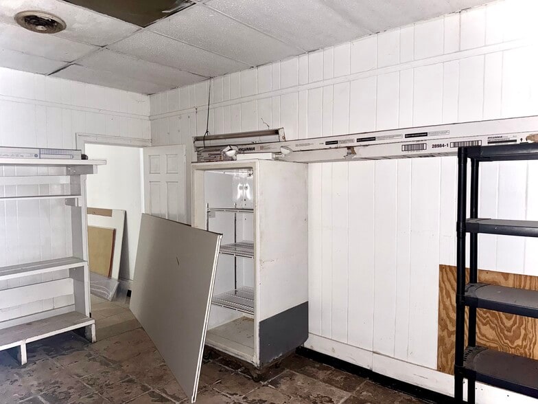 More Photos Of 3861 Washington Rd, East Point General Retail For Lease