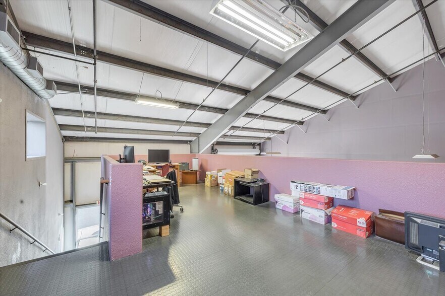 More Photos Of 18855 Microtronics, Sonora Industrial For Sale