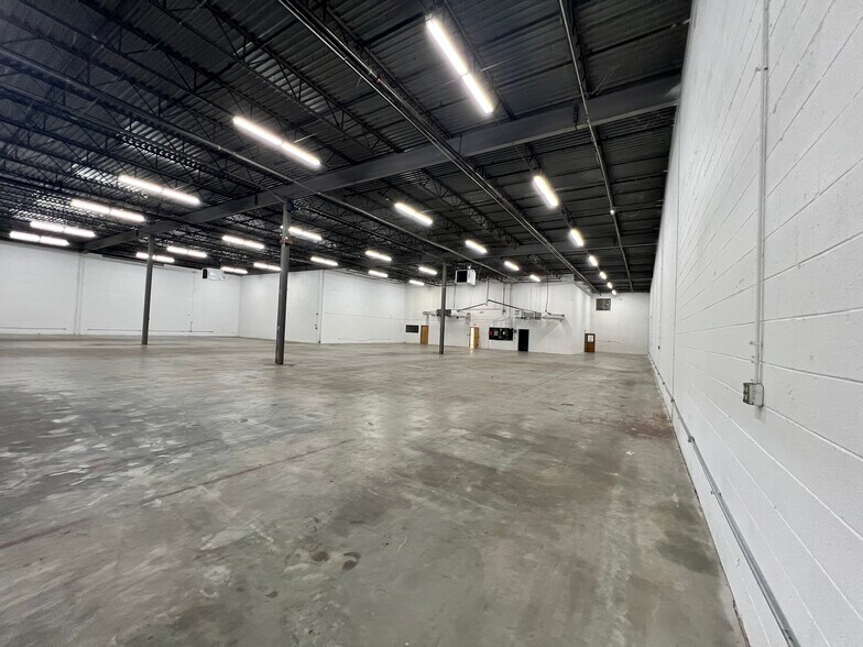 More Photos Of 2575 Cobb International Blvd, Kennesaw Warehouse For Lease