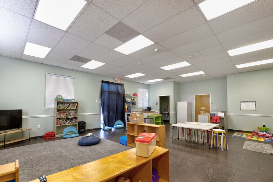 More Photos Of 7830 Veterans Pky, Columbus Office For Sale