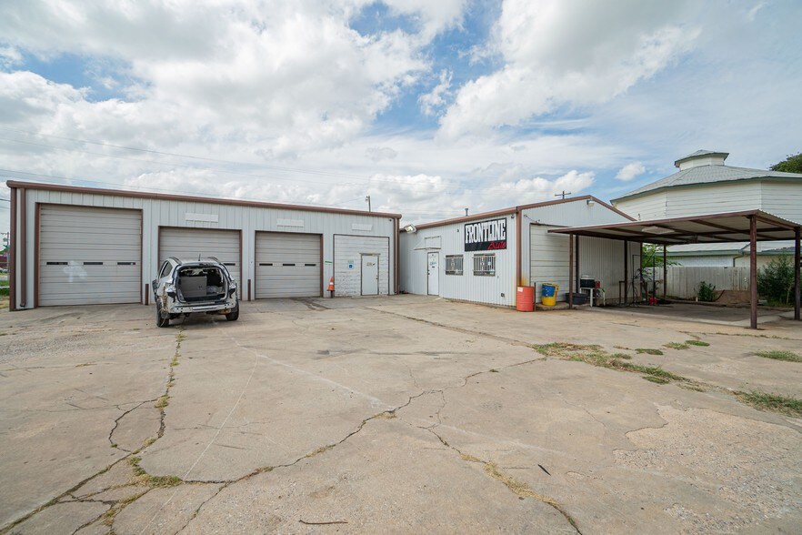 More Photos Of 301 SW 59th St, Oklahoma City Auto Repair For Sale