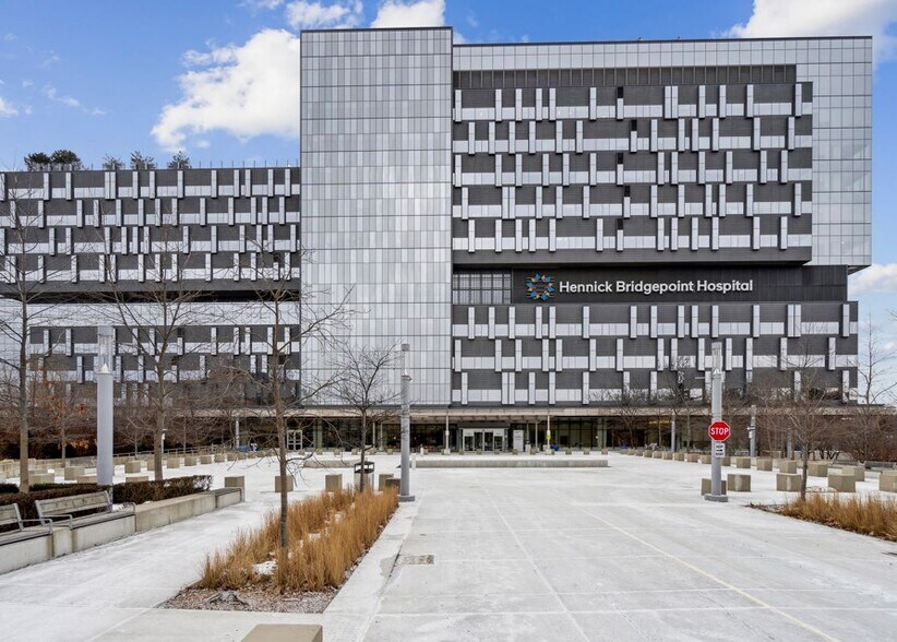 More Photos Of 14 St Matthews Rd, Toronto Hospital For Lease