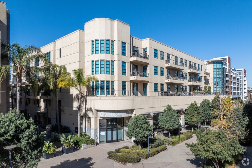 Primary Photo Of 133 The Promenade N, Long Beach Multifamily For Sale