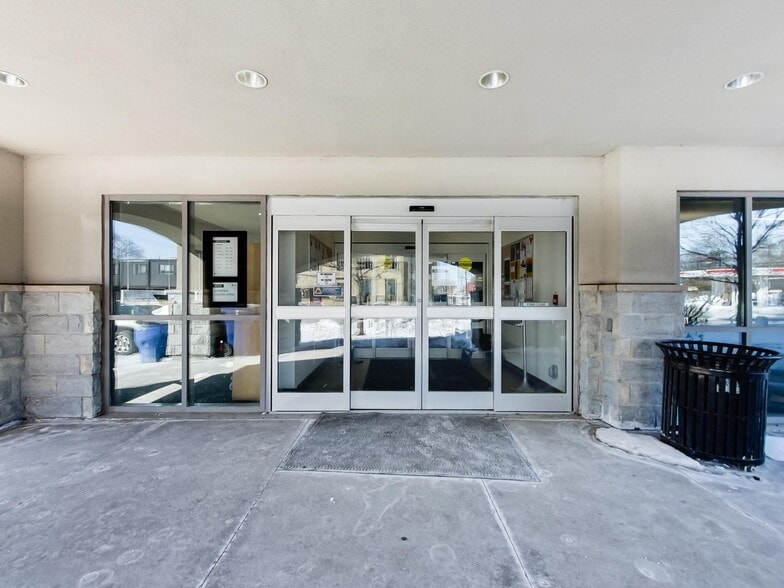 More Photos Of 540 Plains Rd E, Burlington Apartments For Sale