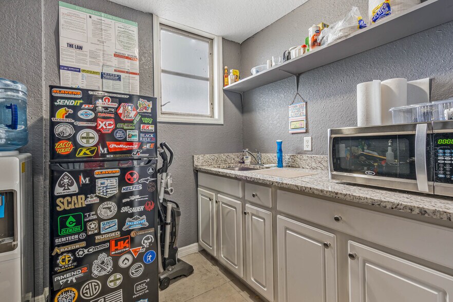 More Photos Of 1043 W Highway 50, Clermont Storefront For Sale