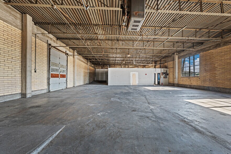 More Photos Of 4520 Fort Ave, Waco Warehouse For Sale