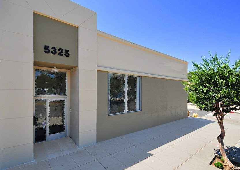 More Photos Of 5325 Topanga Canyon Blvd, Woodland Hills Office Residential For Lease