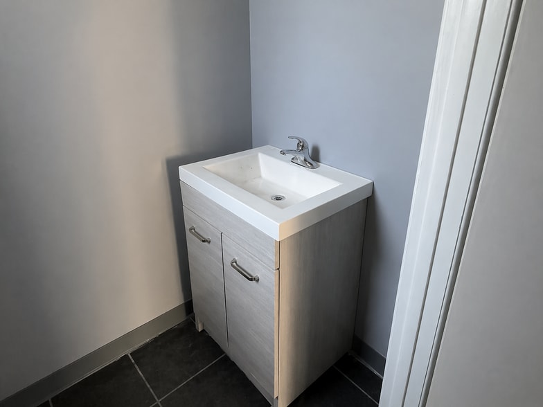 More Photos Of 1804-1812 Barnum Ave, Bridgeport Apartments For Lease