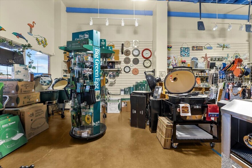 More Photos Of 3684 Tampa Rd, Oldsmar Storefront Retail Office For Sale