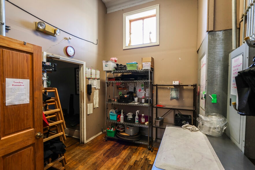 More Photos Of 1024 Noble St, Anniston Storefront Retail Office For Sale