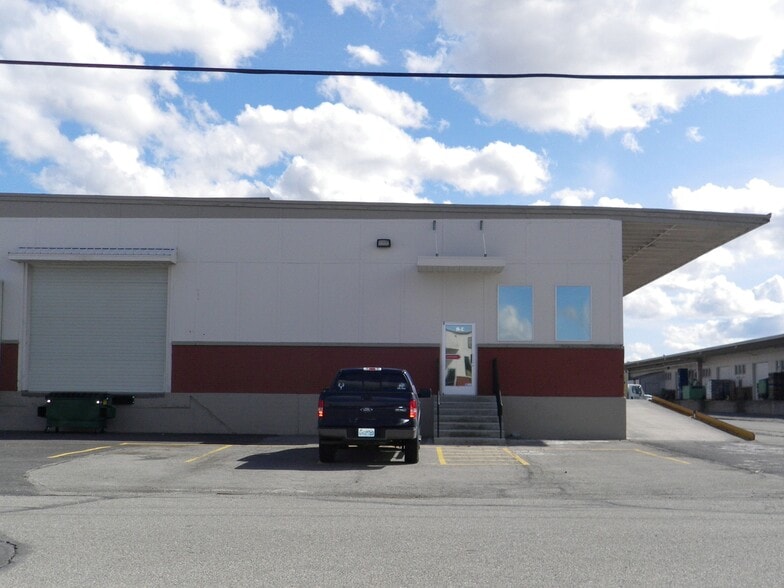More Photos Of 3808 N Sullivan Rd, Spokane Valley Warehouse For Lease