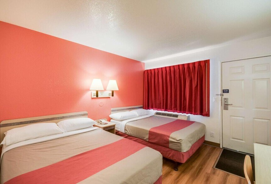 More Photos Of 3701 Bill McDonald Pky, Bellingham Hotel For Sale