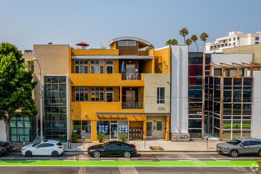 Primary Photo Of 2216 Main St, Santa Monica Apartments For Sale