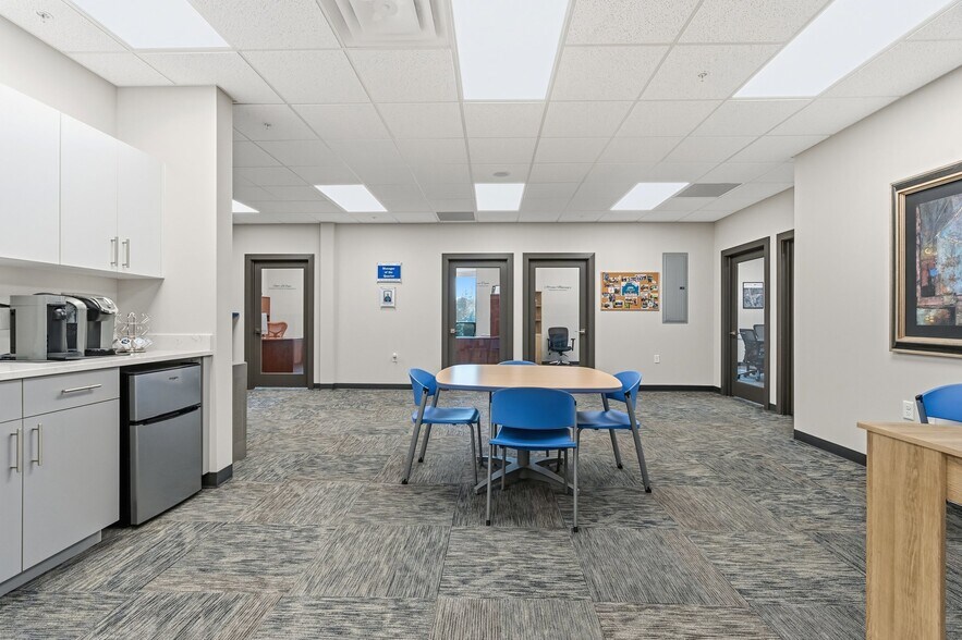 More Photos Of 131 S Country Club Rd, Lake Mary Office For Sale