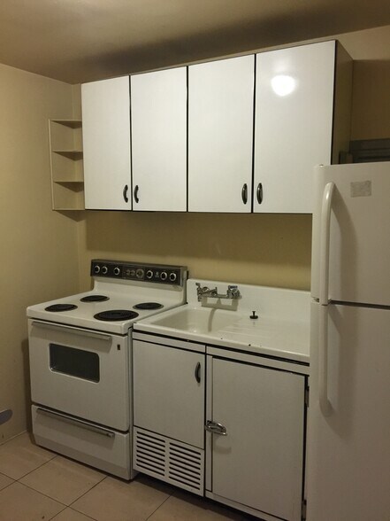 More Photos Of 42 Downtown Plz, Fairmont Apartments For Sale