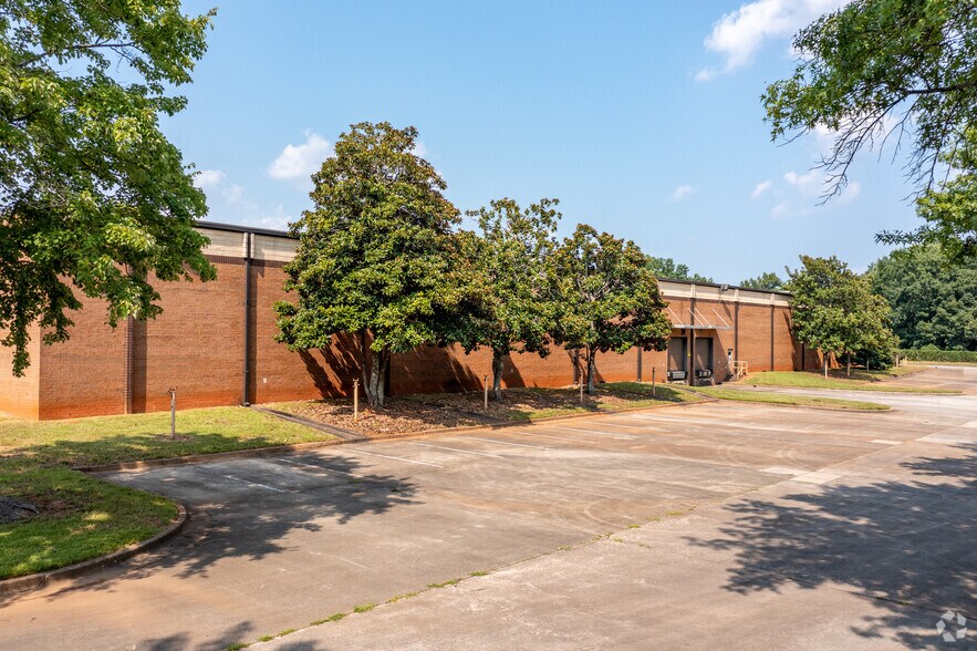 More Photos Of 2400 Mellon Ct, Decatur Distribution For Lease