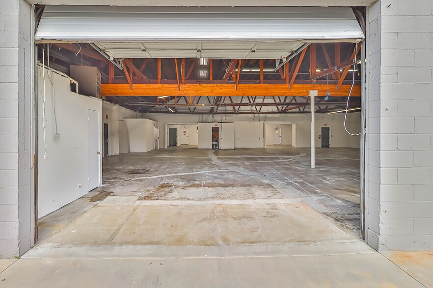 More Photos Of 7340 Fulton Ave, North Hollywood Manufacturing For Lease