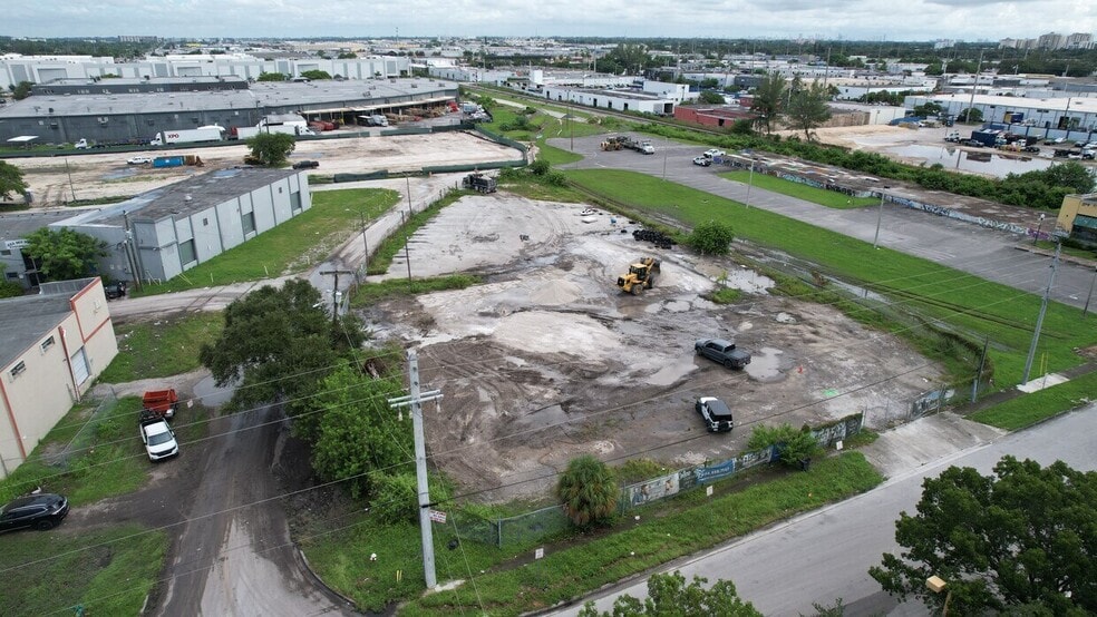 More Photos Of 1171 SE 10th Ave, Hialeah Land For Lease