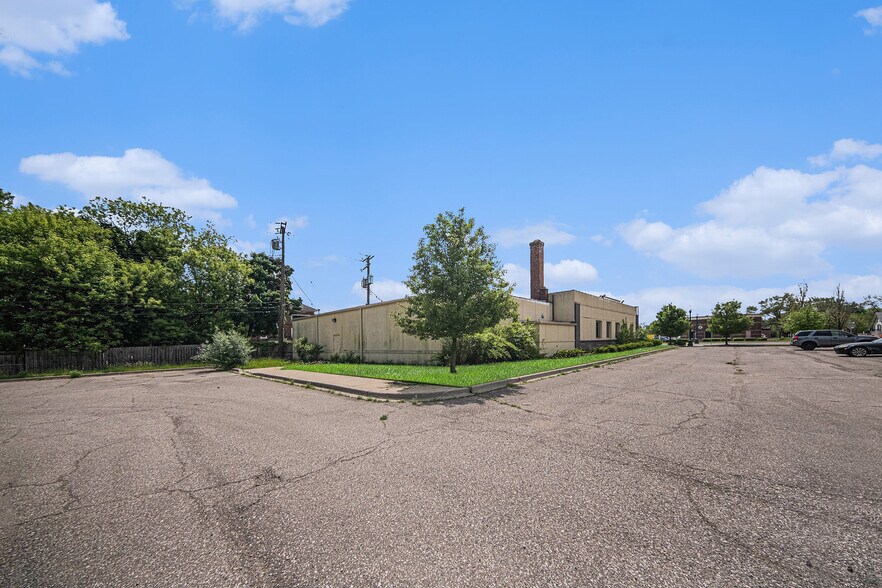 More Photos Of 35540 W Michigan Ave, Wayne Office For Sale