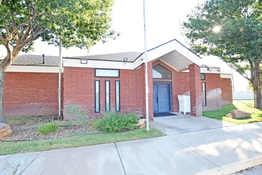 More Photos Of 327 SE Loop 338, Odessa Flex For Lease