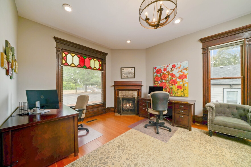 More Photos Of 901 13th St SE, Salem Office For Sale