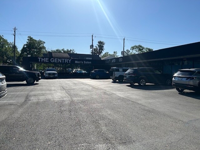 Primary Photo Of 940 Heights Blvd, Houston Unknown For Lease