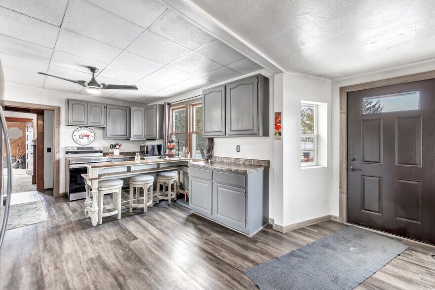 More Photos Of 513-529 Duluth Ave, Sturgeon Bay, Sturgeon Bay General Retail For Sale