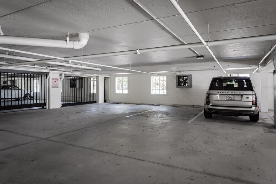 More Photos Of 599 9th St N, Naples Medical For Sale
