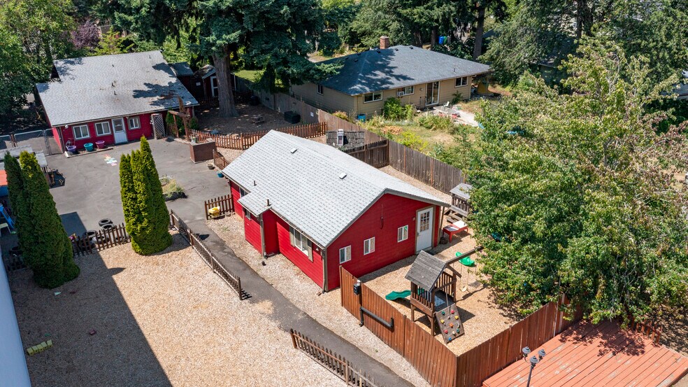 More Photos Of 334 SE 146th Ave, Portland Daycare Center For Sale