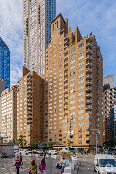 More Photos Of 240 Central Park S, New York Apartments For Lease