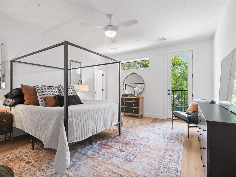 More Photos Of 7811 Mohawk Dr, Dallas Apartments For Sale