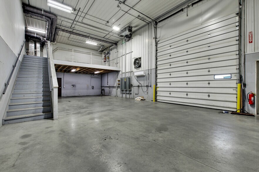 More Photos Of 680 Gerry Way, Darien Warehouse For Sale