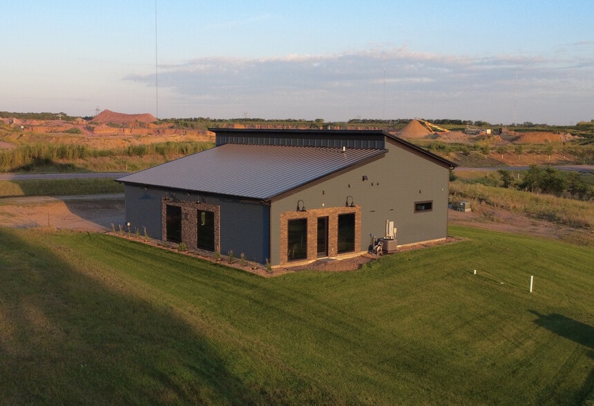 More Photos Of 26655 481st Ave, Brandon Flex For Sale