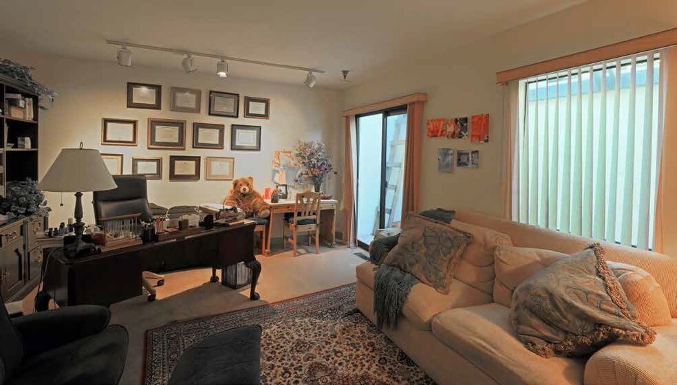 More Photos Of 1626 Westwood Blvd, Los Angeles Office For Lease