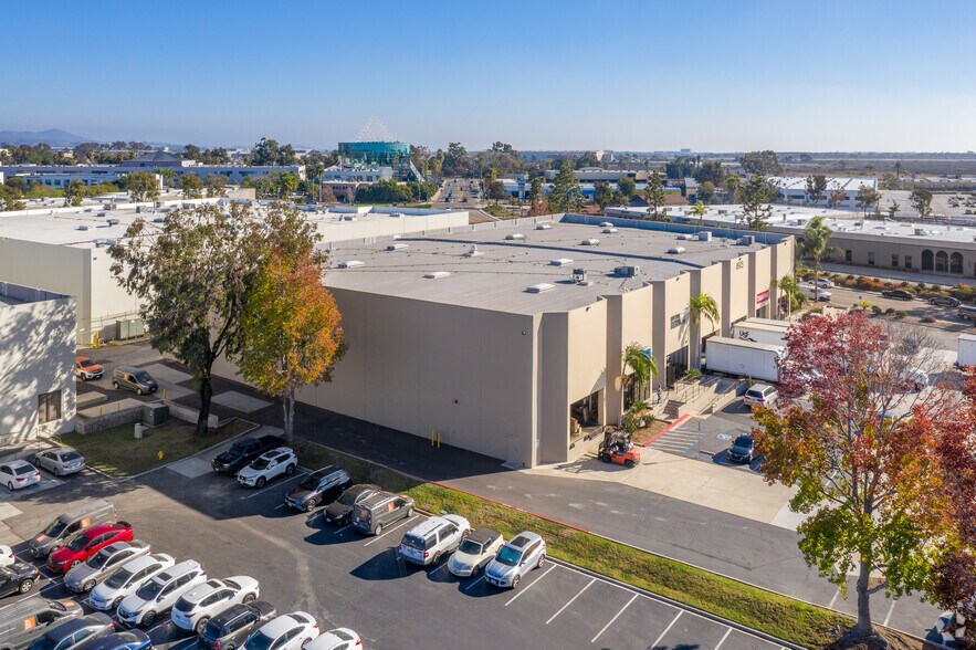 More Photos Of 8925 Carroll Way, San Diego Warehouse For Lease