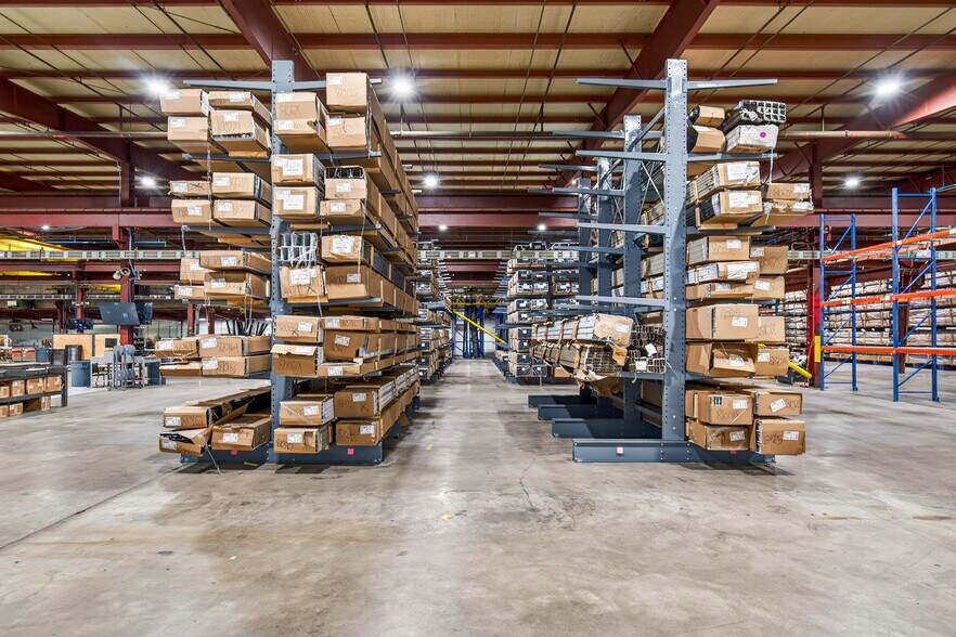 More Photos Of 1402 E Veterans Memorial Pky, Truesdale Manufacturing For Sale